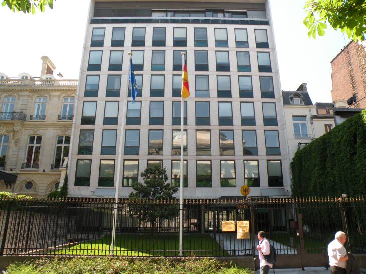  Botschaft der Bundesrepublik Deutschland (Ambassade d'Allemagne) :13-15, avenue Franklin Roosevelt